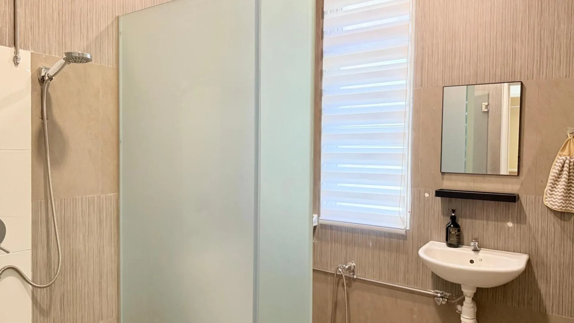Ocean 19 Shamrock Villa Beachfront Big Group 4 Bedroom 5 Bathroom With Pool Tanjung Bungah